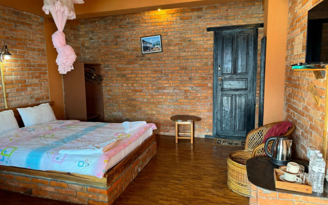 Nar-Bis Hotel