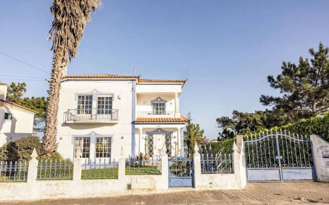 Stoke Portugal Surf House