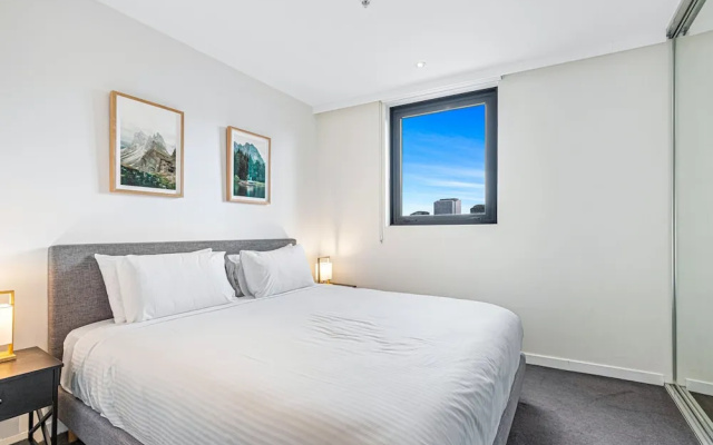 Pristine 2-bed Unit With Beautiful City Landscape – Guest Rooms – Melbourne