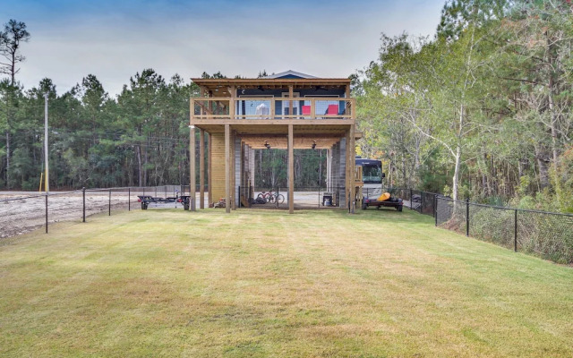 Bay St Louis Home w/ Private Dock + Kayaks!