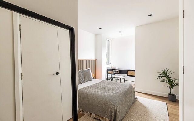 Stylish and Sleek East London Retreat
