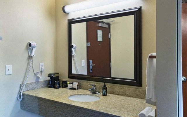 Oxford Suites Yakima