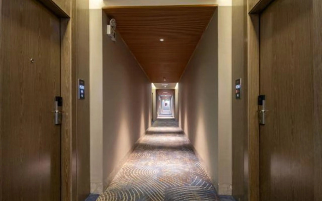 Echarm Hotel (Haikou Shangbang Baihui City Haiken Plaza)