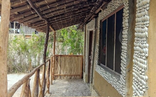 "room in B&B - Mida Creek Eco Camp 1"