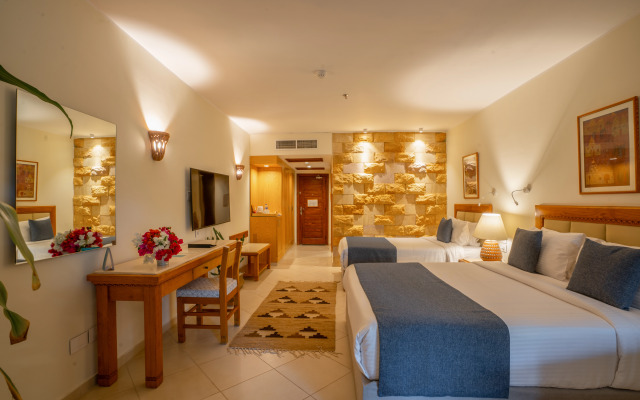 Fort Arabesque Beach Resort