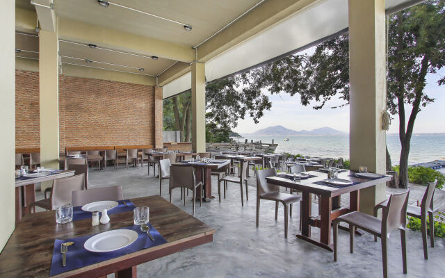 Samed Hideaway Resort
