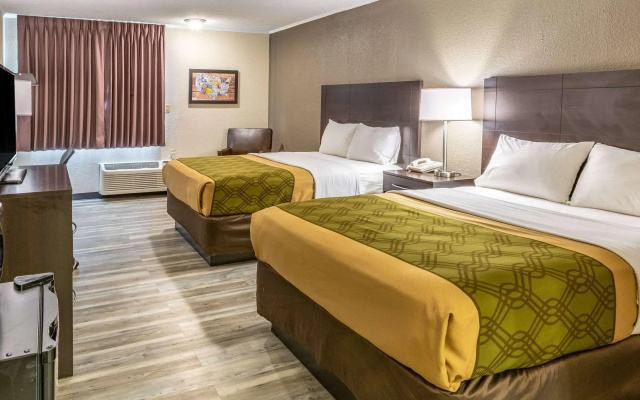 Econo Lodge Inn & Suites