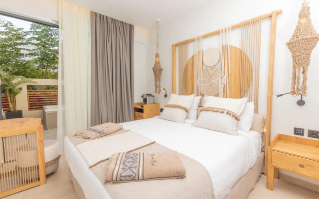 Cabana Blu Hotel & Suites