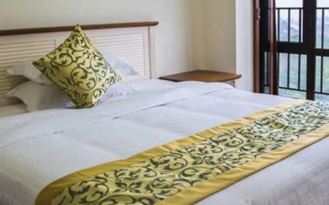 Fenghuang Shanshui Hongwan Sea View Holiday Hotel