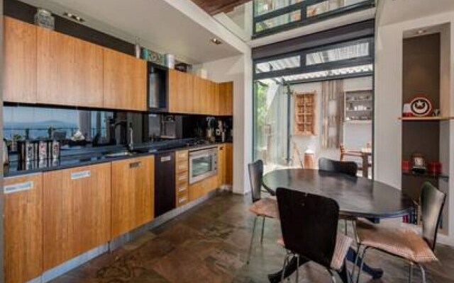 Beautiful Apartment w Deck Stunning Views Rhine Stone