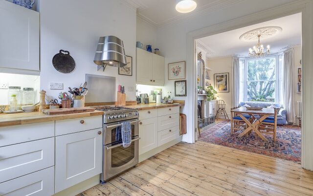 Quiet Home near Hampstead Heath