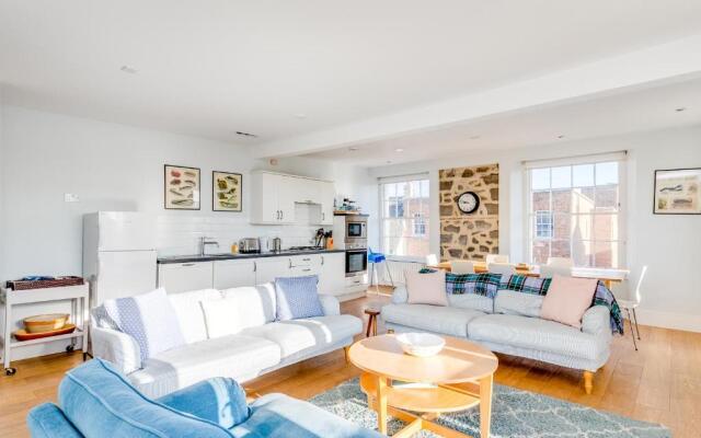 Apt 3, 26 Broad Street