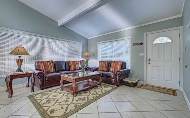 Peacock Bungalow - Right