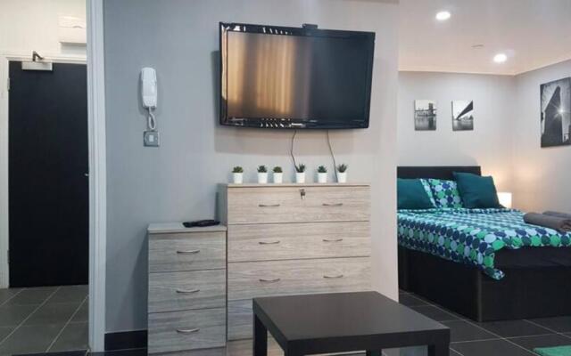 Studio, up to 4 PEOPLE, City Center location