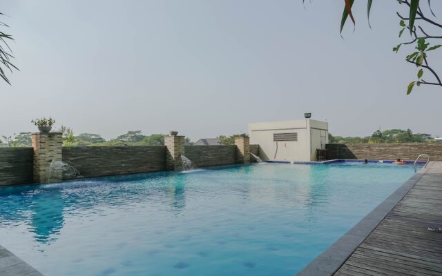 Fancy And Nice 2Br At Gading Greenhill Apartment