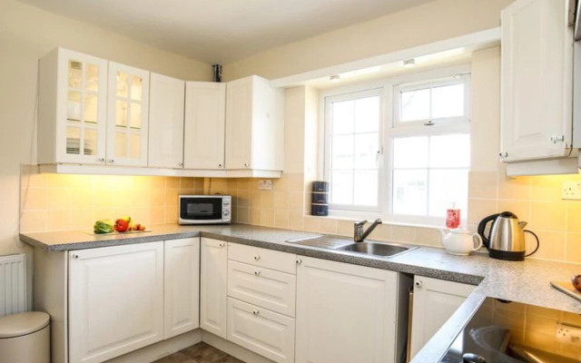 Homely, 4-bed House Close to Stunning Beach