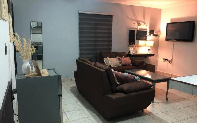 Loft Bonhomia with parking 7min to downtown