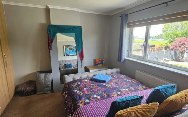 Cosy Home in Leicester