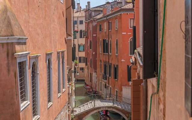 Canal View San Marco Luxury Rooms