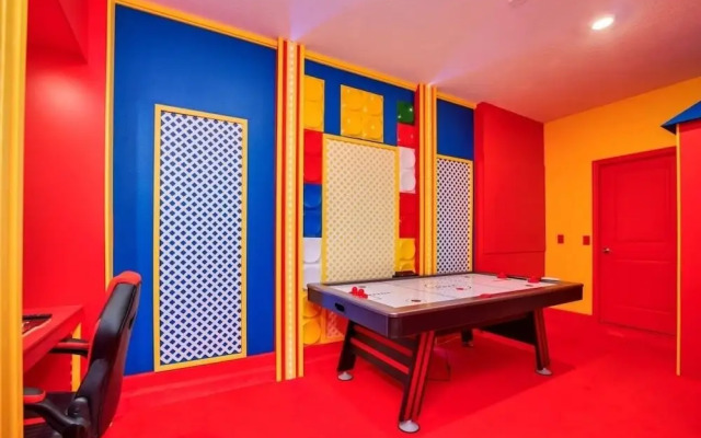 4350scene 6 Bedroom Villa