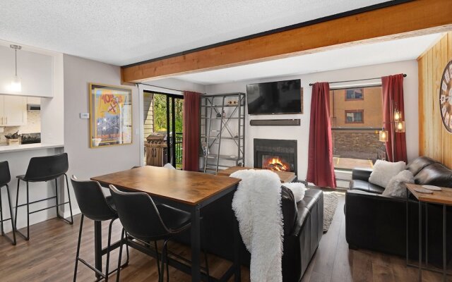 Breakaway West #212 2 Bedroom Condo by RedAwning