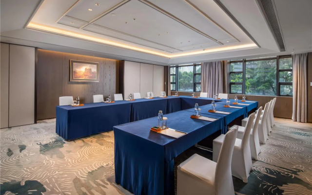 Yuexiu Hotel Guangzhou,Curio Collection by Hilton