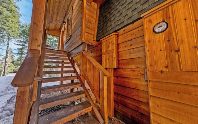 Tahoe City Retreat For 8!