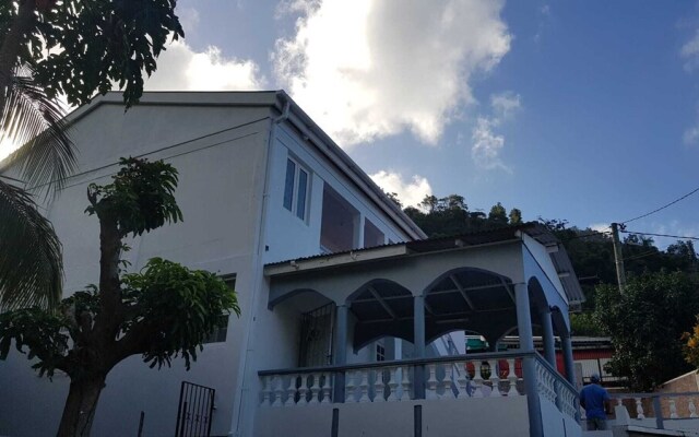 Charming Tropical 2-bed House in Soufriere