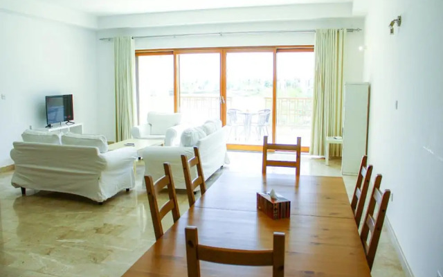 Spacious Apartment Retreat