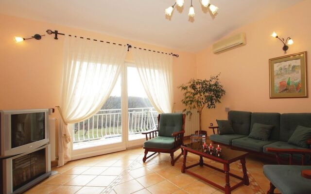 Beautiful Home in Labin With Wifi and 6 Bedrooms