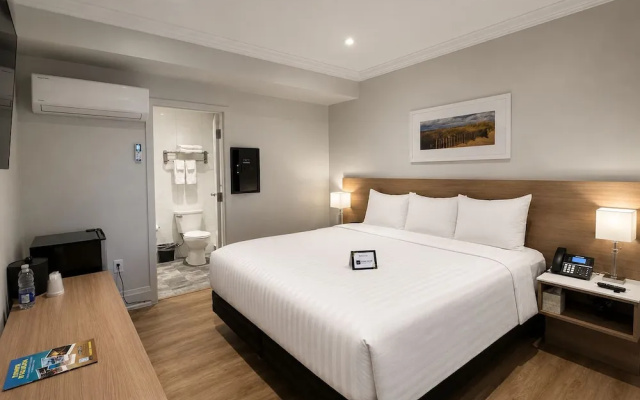 Colonial Hotel & Suites