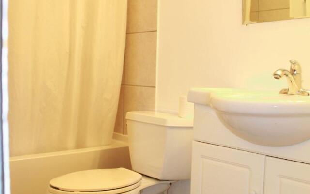 Harbourview Inn & Suites