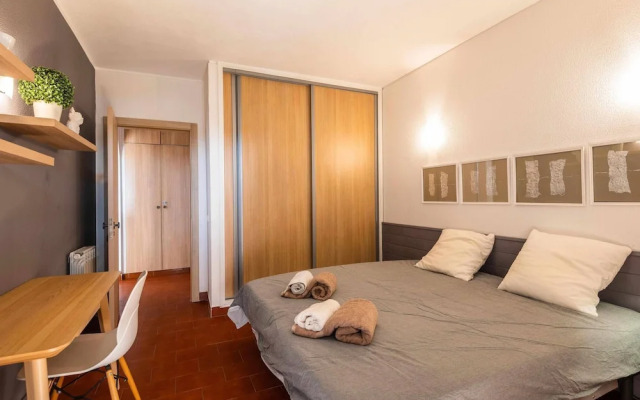 Sea View Central Town 2 Bedroom Apartment
