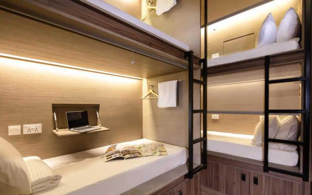 BEAT. Capsule Hostel @ Boat Quay