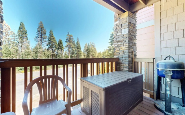 Summit #243 1 Bedroom Condo