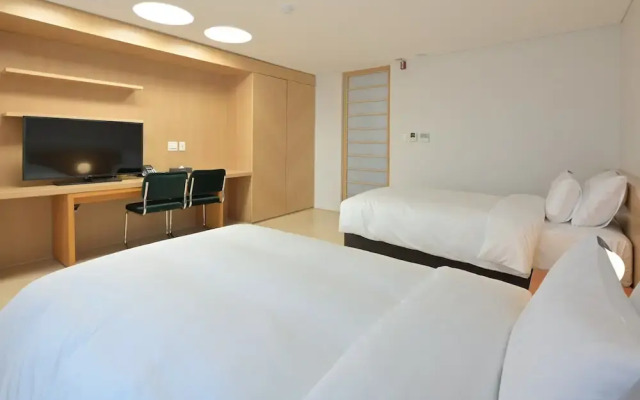 Hotel West of Canaan