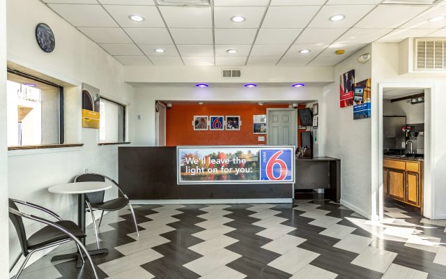 Motel 6 Elizabeth, NJ - Newark Liberty Intl Airport