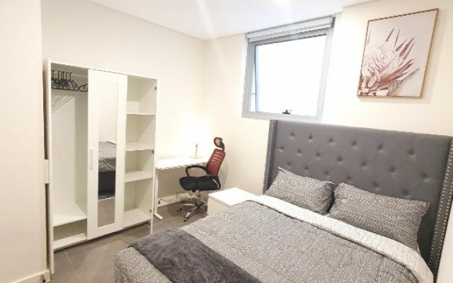 Luxury Loft 3 Bed, 2 Bath, Sleeps 6, Pool, BBQ, No parties – Guest Rooms – Sydney