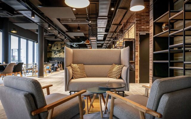 Ibis Styles Valenciennes Petite Foret