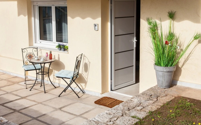 Glamorous Modern Aprt in Palaio Faliro