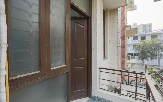 OYO 76495 Twins Palace