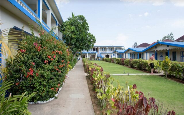 Travellers Beach Resort