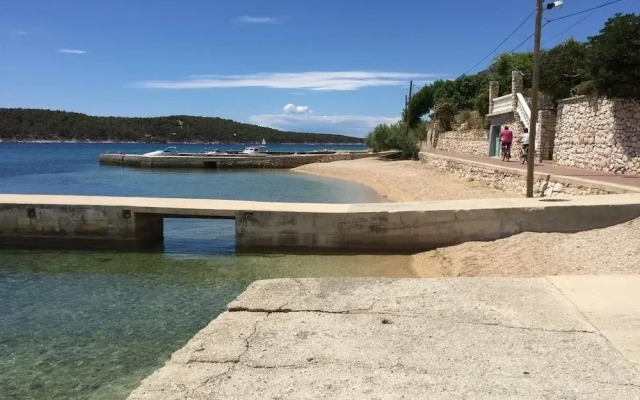 Apartments and Rooms Krstinić