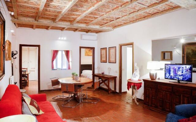 Campo Dei Fiori 2 Bedroom Apartment