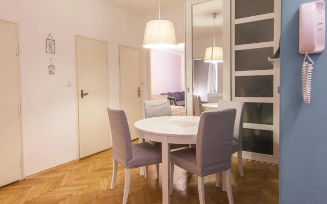 Modern Central Apartment Dlouhá
