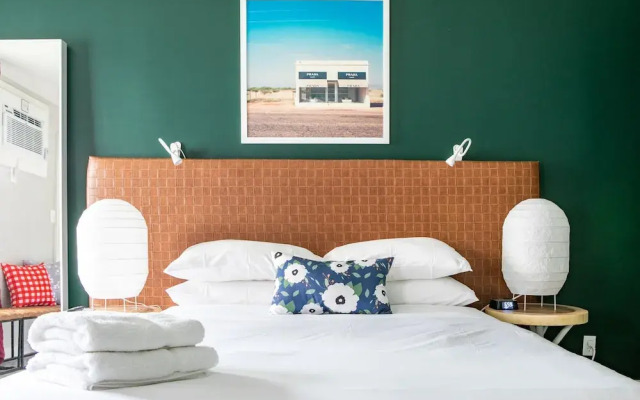 WanderJaunt Central Austin Studios