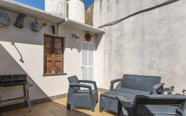 Spacious Villa With Garden