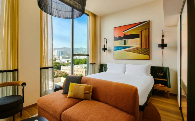 Hollywood Volume, a Tribute Portfolio Hotel