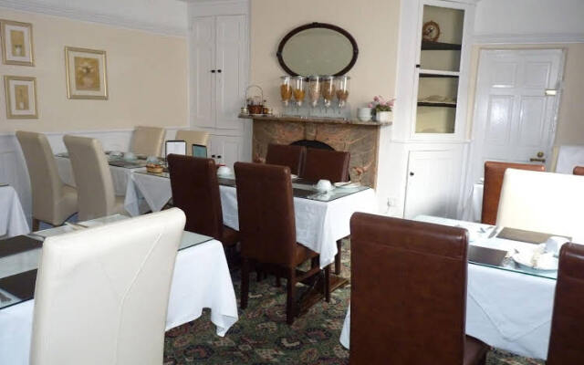 Calverts Hotel