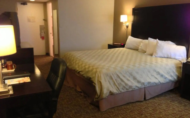 Ramada by Wyndham Fresno North